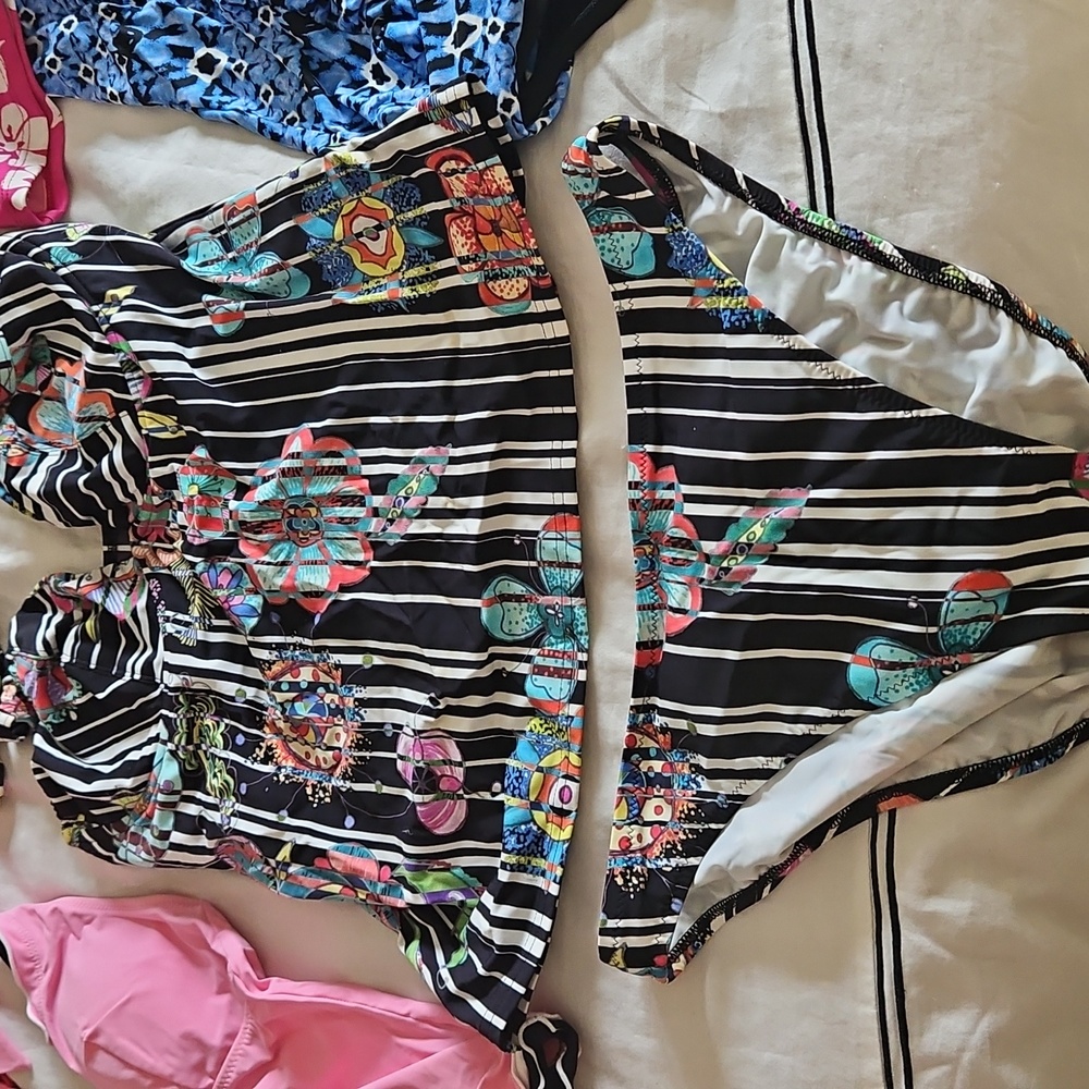 12 piece Bundle:  Bathing Suit ALL 12 Pieces.  Women's Small/Medium.